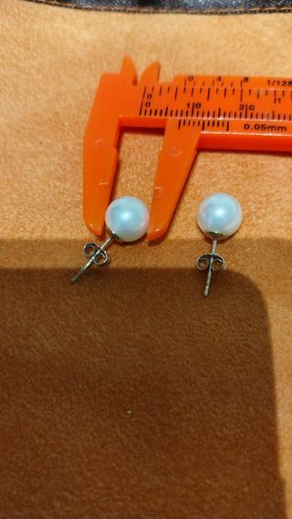 Orecchini perla bianchi con montatura in oro 18k