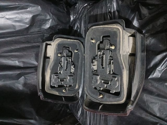 Vendo Pilotos Traseros Seat Ibiza año 2000