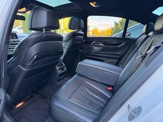 BMW Serie 7 750i M Xdrive V8 4.4l 530cv 