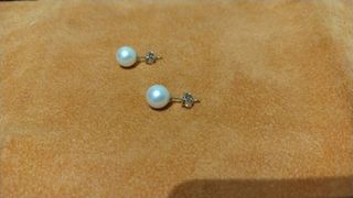 Orecchini perle bianche e oro bianco 18k