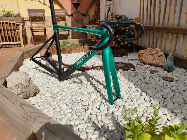 Cuadro Scott Addict RC Aston Martin team. Talla M 