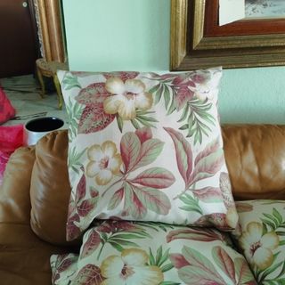 Cojines decorativos con flores es