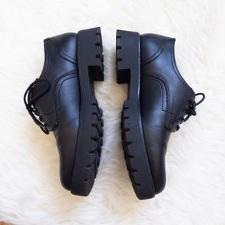 Blucher / Zapato negro con cordones *Nuevos*