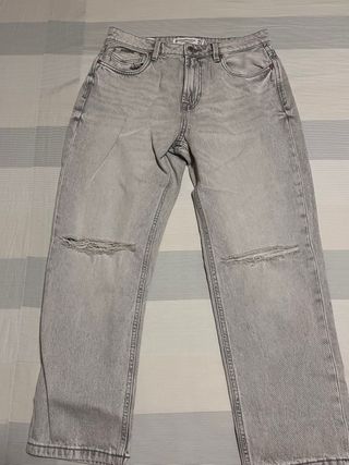 Pantalón vaquero gris con rotos Talla L