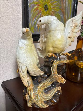 Figura de porcelana de dos palomas