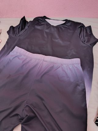 Conjunto deportivo mujer degradado