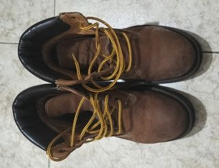 Botas de montaña mujer marrones cordón amarillo
