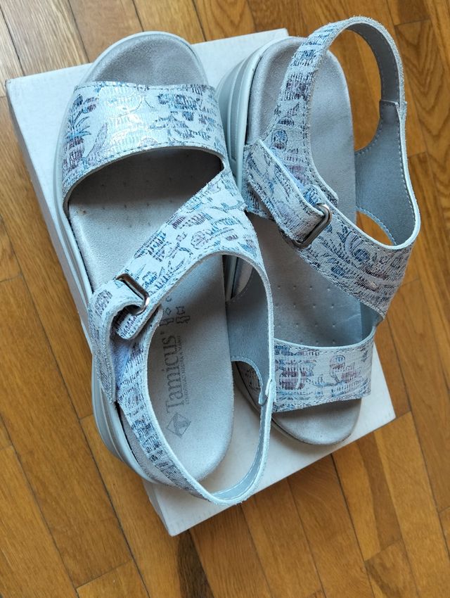 Sandalias de piel plateadas T.38