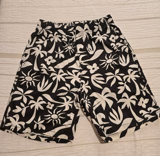 Pantalón corto. Bermudas niño H&M