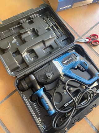 Taladro martillo percutor 1050W Cofan Sin Usar