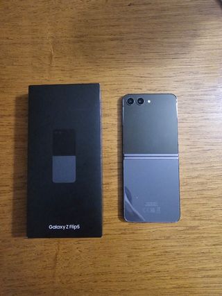 Samsung Galaxy Z Flip 5 Graphite