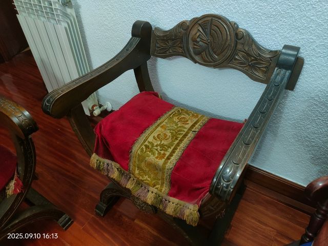 Conjunto Sofás Medievales Madera y Tela