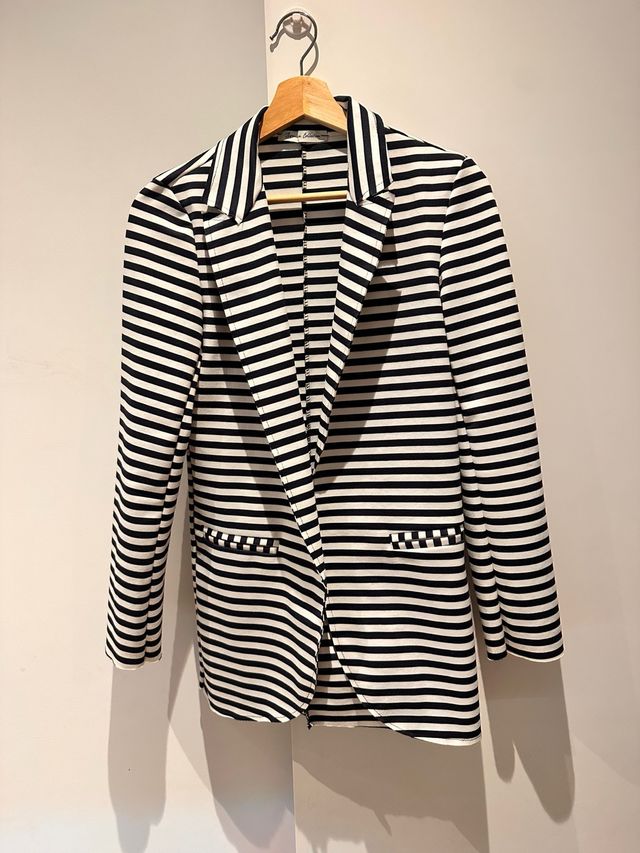 Blazer Rayas Blanco y Negro