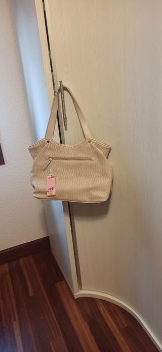 Bolso beige sin estrenar