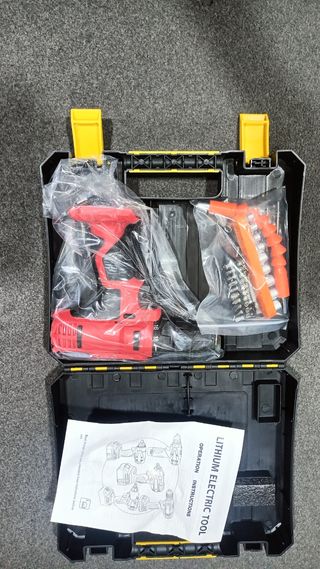 Taladro a batería 18V con accesorios
