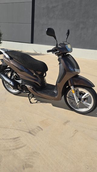 Scooter Peugeot Tweet 125 