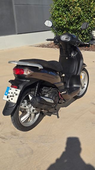 Scooter Peugeot Tweet 125 