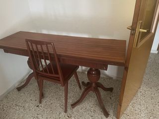 Mesa antigua de madera