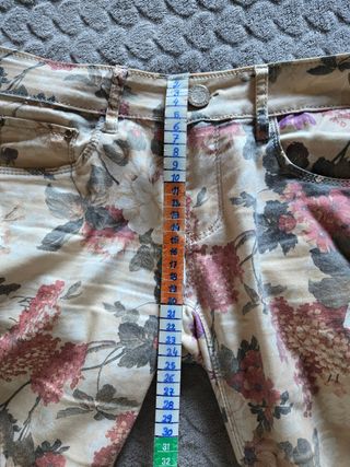 Conjunto Jaqueta e Calças Estampadas