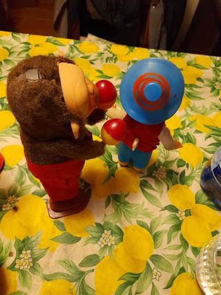 Vecchi giocattoli Remí e scimmietta