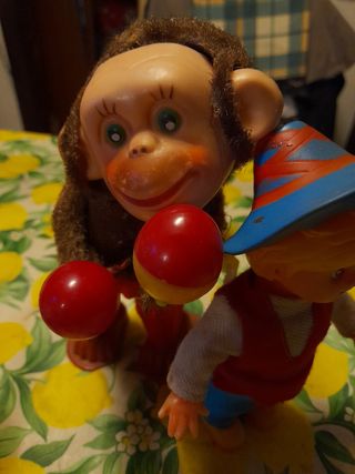 Vecchi giocattoli Remí e scimmietta