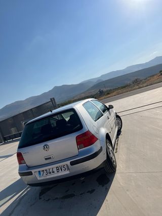 Volkswagen Golf 2002