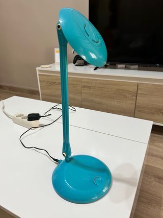 Lámpara de escritorio azul