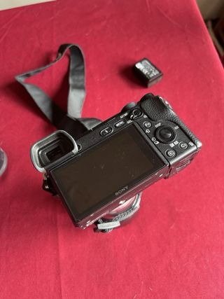 Sony a6300 + 3 Lentes