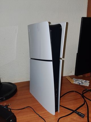 Consola PS5 con Mando y Pantalla Curva