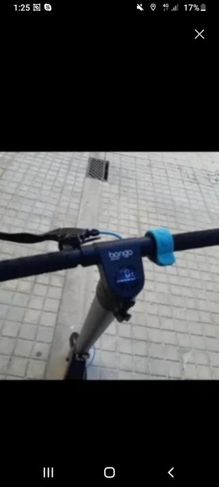 Patinete eléctrico gris