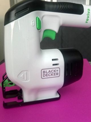 Sierra de calar Black+Decker Reviva 12V