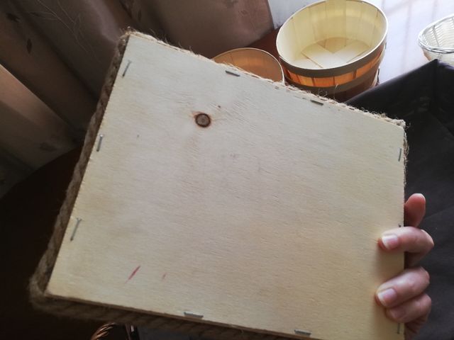 Cestas de exposición de madera y mimbre