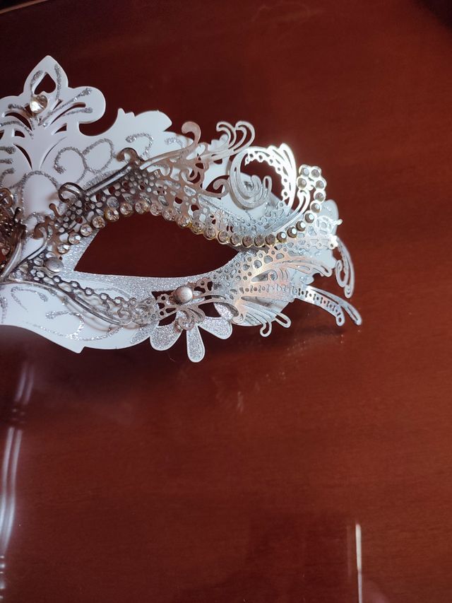 Máscara Veneciana Plateada con Palo