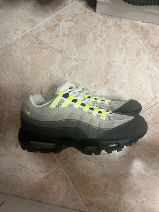 Zapatillas Nike Air Max grises y verdes