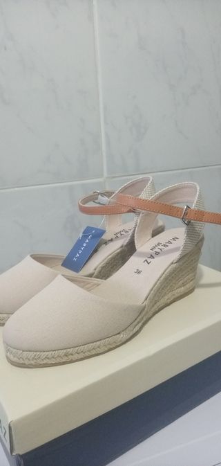 Zapatos de cuña Marypaz beige talla 36