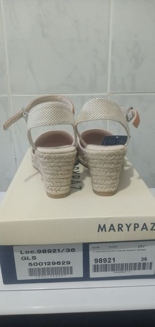 Zapatos de cuña Marypaz beige talla 36