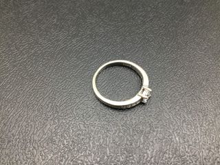 sortija plata 925mm con piedra con circonita
