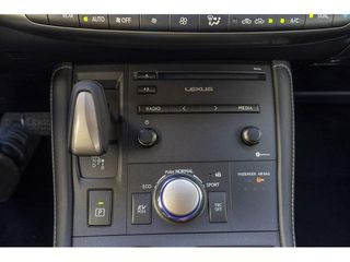 Lexus CT 200h Executive 100 kW (136 CV)