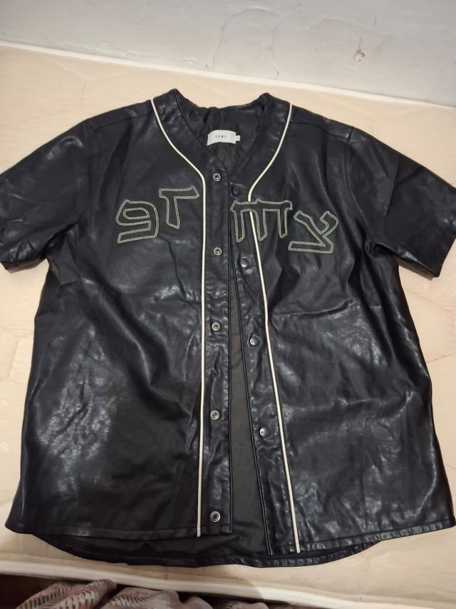 T-shirt da baseball nera con design