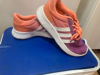 Zapatillas Adidas rosas y moradas