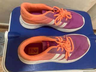 Zapatillas Adidas rosas y moradas