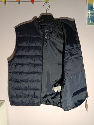 Chaleco acolchado sin mangas azul marino. Nuevo
