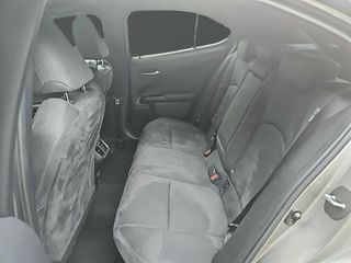 Lexus UX 2.0 250h Premium