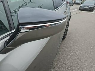 Lexus UX 2.0 250h Premium