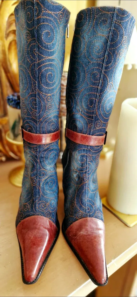 Botas de couro estilo campestre azuis e castanhas