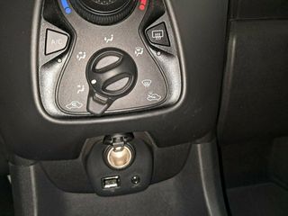 Toyota Aygo 1.0 70 x-play