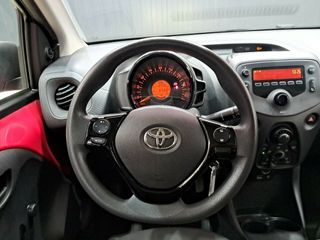 Toyota Aygo 1.0 70 x-play