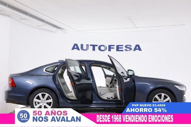 Volvo S90 D3 2.0 MOMENTUM 150CV AUTO 4P