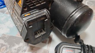 Compresor portátil EZ-Fasten EZ4 con batería