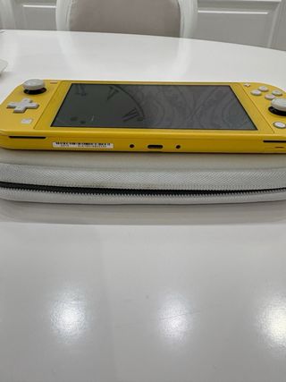 Nintendo Switch Lite Gialla
